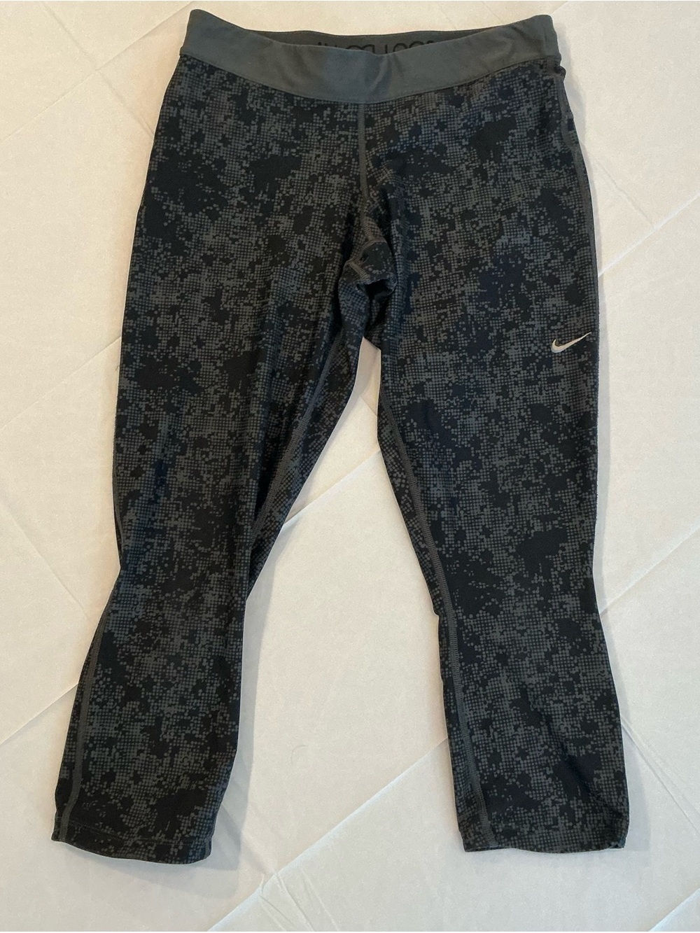 Nike Dri-FIT Womens Digital Camo Cropped Leggings